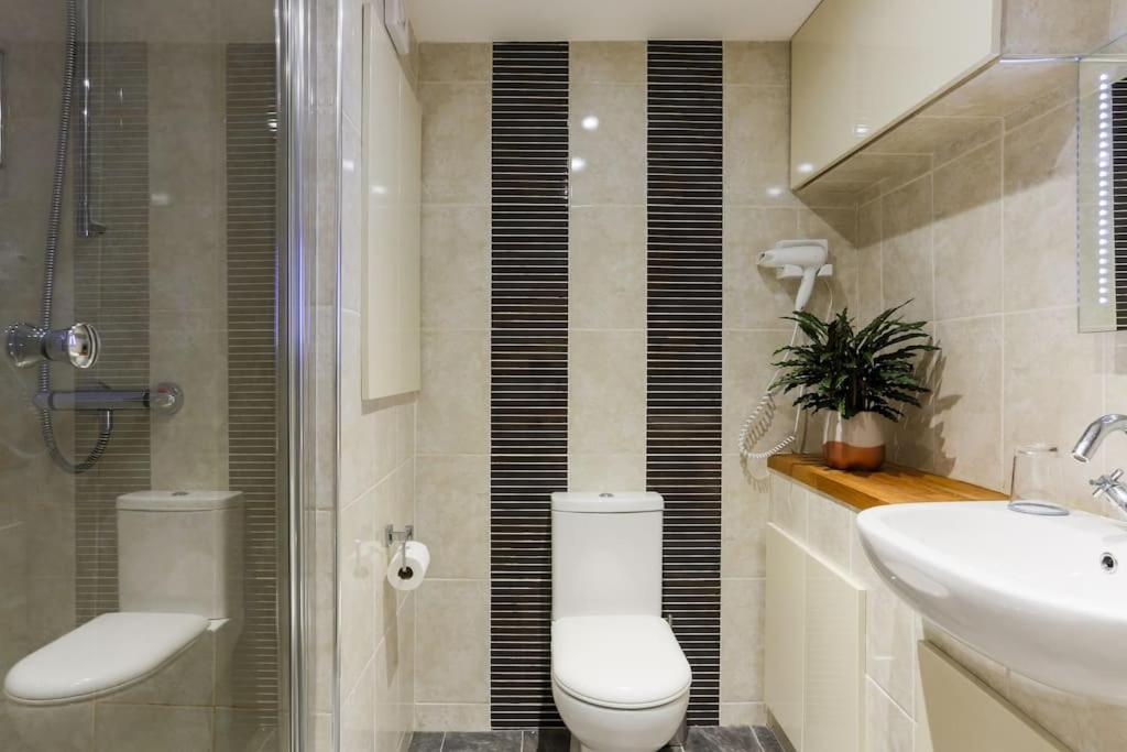 Truro Apartment In A Stunning Quiet Location المظهر الخارجي الصورة
