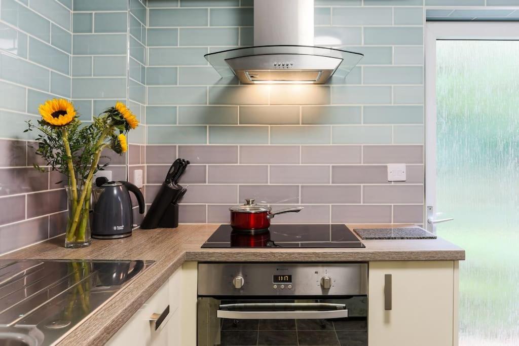 Truro Apartment In A Stunning Quiet Location المظهر الخارجي الصورة